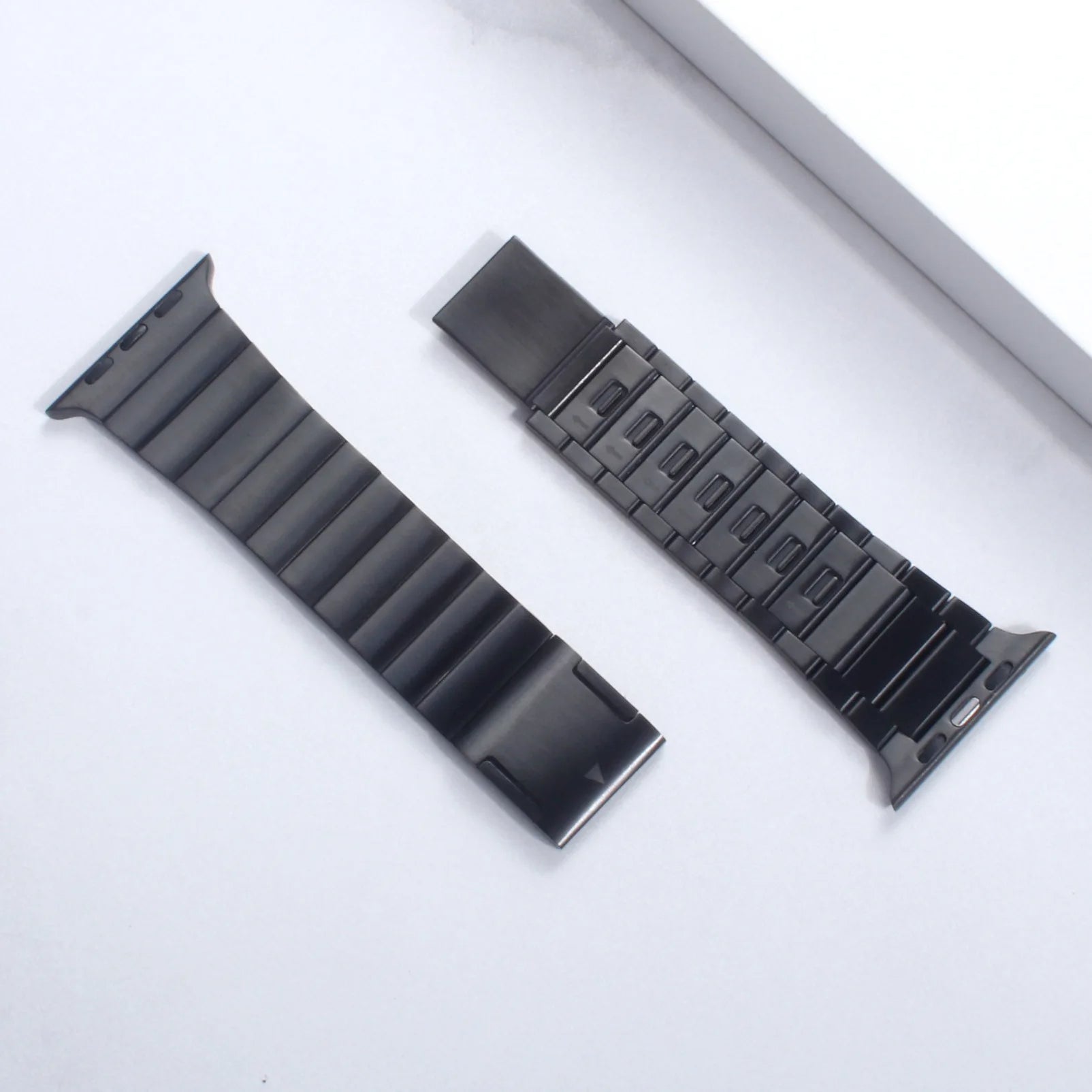 Black Magnetic Lock Straps By Shopyholy For iWatch