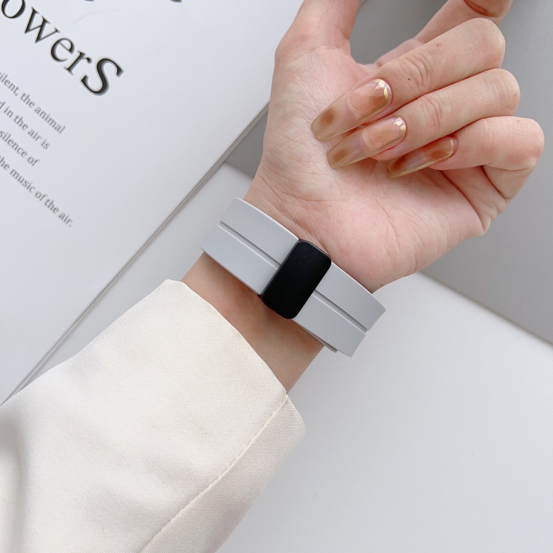 Premium Magnetic D-Buckle Silicone Strap By Shopyholy Compatible For iWatch